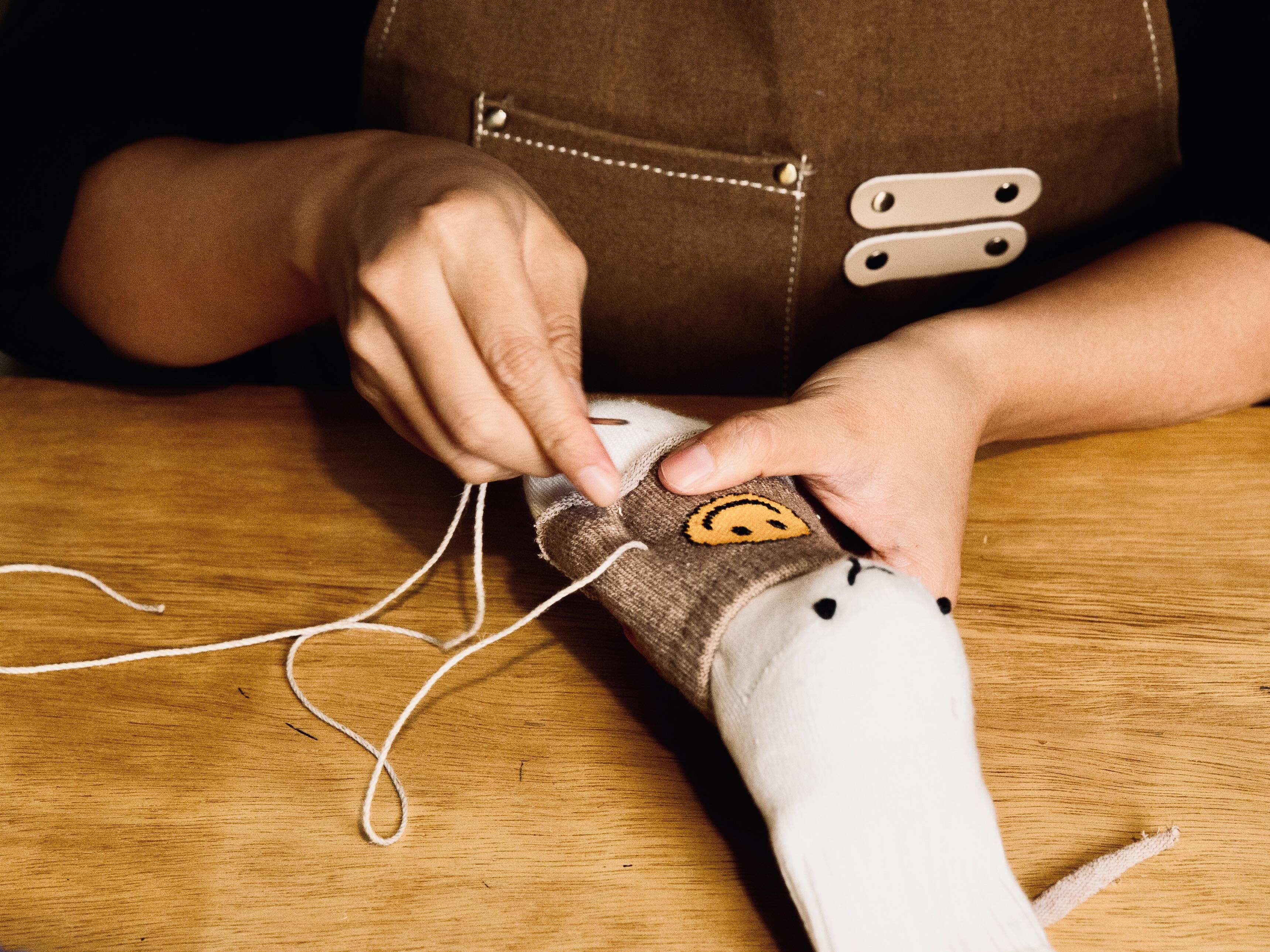 苑手作手作課程作品，以台灣織襪餘料製作的可愛襪獸角色